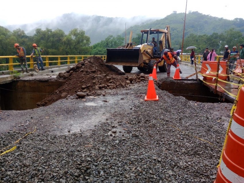 SIPDUS trabaja para restablecer paso en puente de Tamala