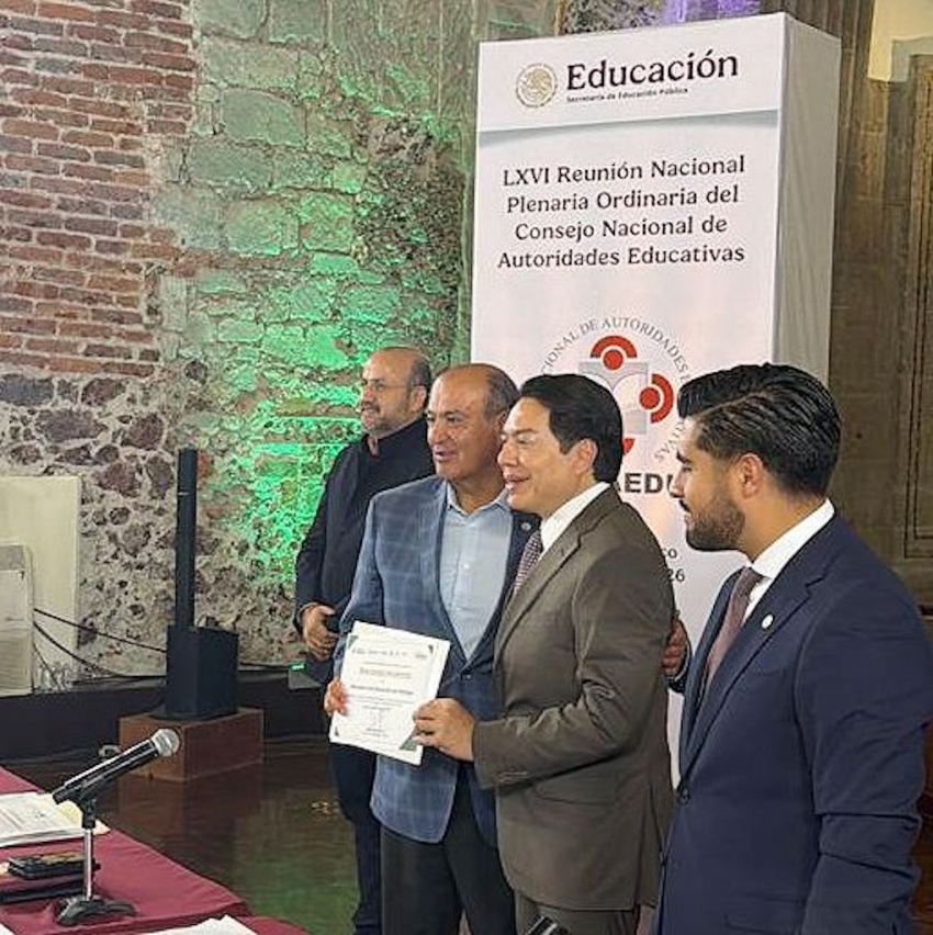 Hidalgo participa en reunión nacional de autoridades educativas