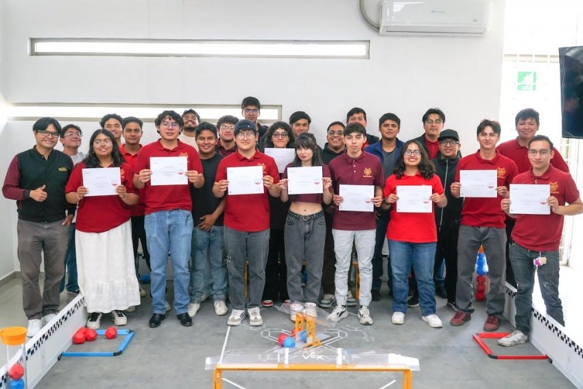 Estudiantes de UTVAM obtienen certificación internacional en diseño mecánico