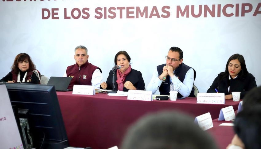 Trabajar con vocación y transparencia, pide Edda Vite a DIF Municipales del Valle del Mezquital