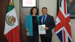 Se re&uacute;ne Julio Menchaca con embajadora del Reino Unido