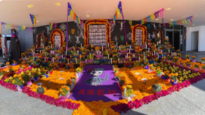 Altar de muertos en honor a los fieles difuntos que en alg&uacute;n momento integraron SSPH