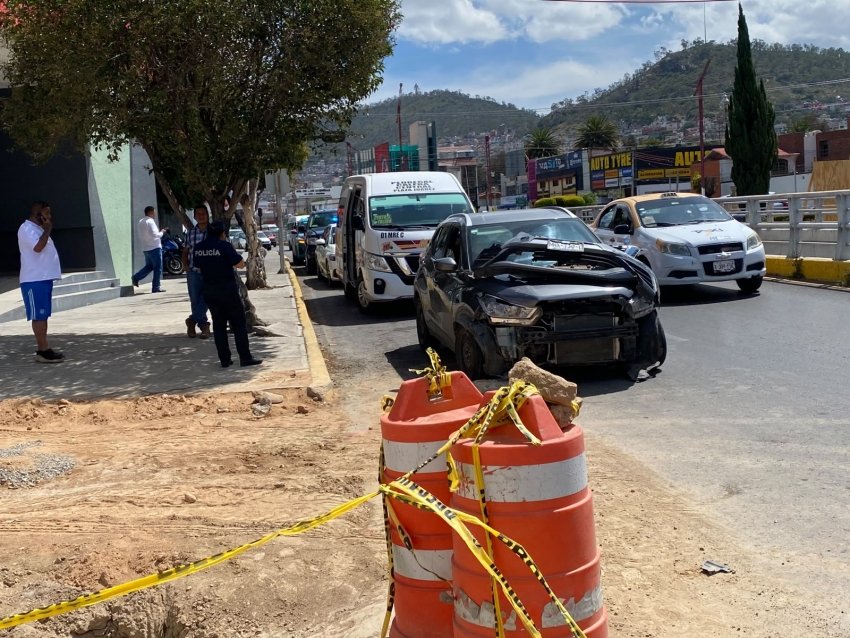 Semot informa sobre incidente vial entre transporte público y vehículo particular