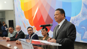 Nadie va a venir de fuera a resolver los problemas de los hidalguenses: Menchaca