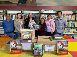 Entrega Secretar&iacute;a de Cultura acervo bibliogr&aacute;fico a bibliotecas de Tenango de Doria