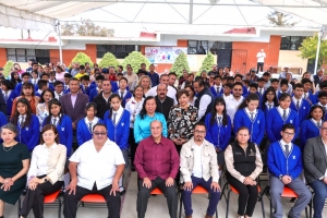 Natividad Castrej&oacute;n entrega infraestructura educativa en Epazoyucan