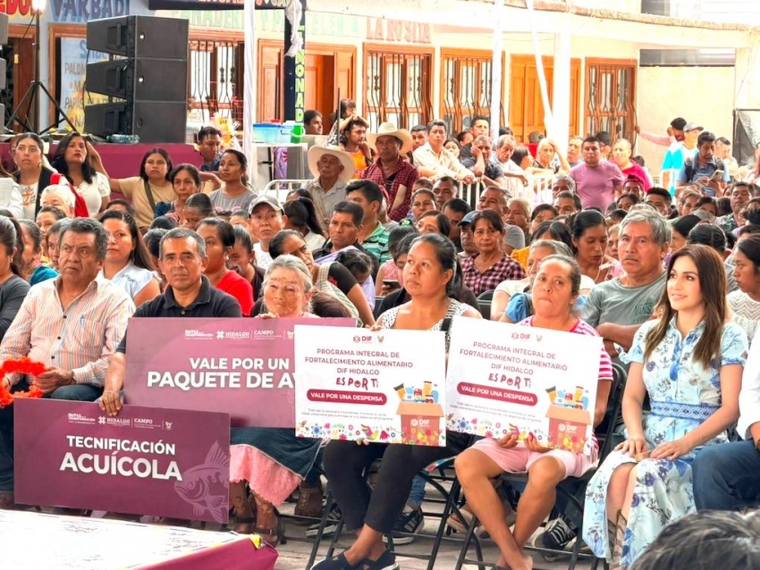 Contraloría fortalece la transparencia durante la entrega de apoyos sociales en Calnali y Huazalingo