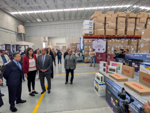 Entrega de equipamiento para transformación del sistema educativo