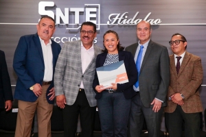 SEPH y SNTE entregaron 130 órdenes de presentación a docentes normalistas
