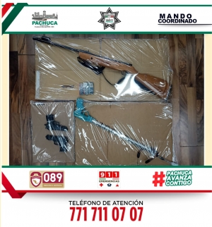 Polic&iacute;a de Pachuca decomisa armas en tianguis