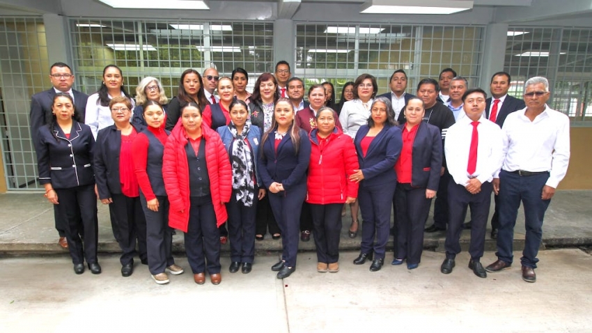 IHE entrega obras de rehabilitación en secundaria de Chilcuautla