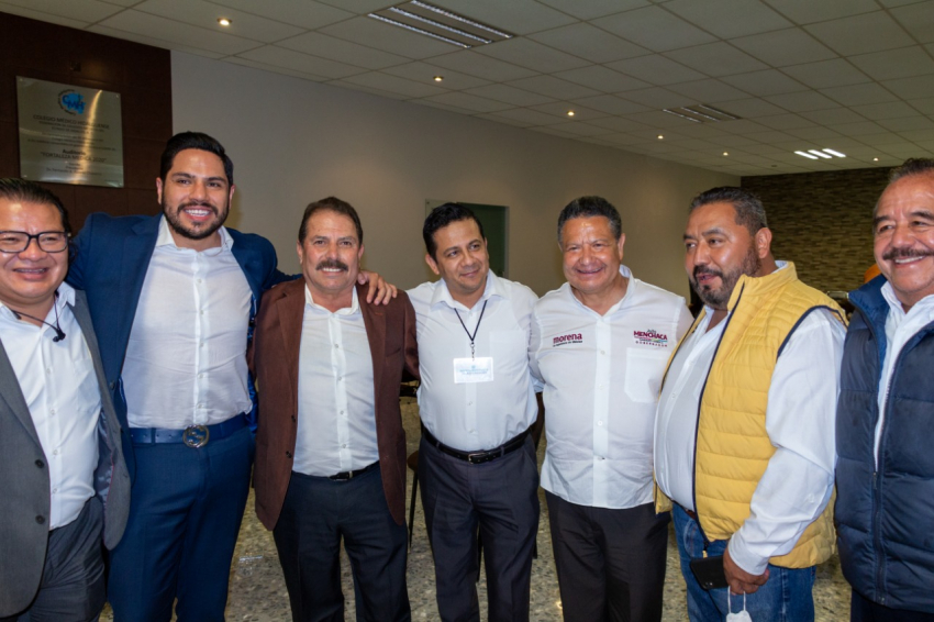 Menchaca se compromete a mejores condiciones laborales y de infraestructura para el sector salud 