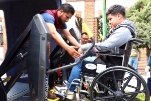 DIF Pachuca fortalece servicios de atenci&oacute;n social con nuevas unidades vehiculares