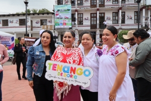 Reciben artesanas hidalguenses reconocimiento por r&eacute;cord Guinness