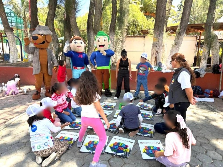 Contraloría acerca a escuelas y familias herramientas para prevenir el ciberacoso