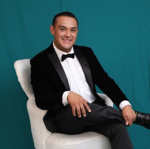 Reta tenor Fausto Villagr&aacute;n a la &Oacute;pera mexicana al sacarla de los recintos culturales