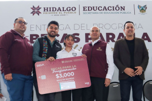 Natividad Castrejón promueve salud y becas en Tepeji del Río y Tula de Allende