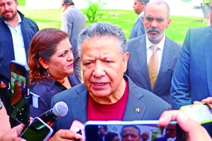 Gobiernos federal y estatal atienden da&ntilde;os en carreteras