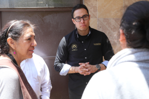 Jorge Reyes supervisa zona afectada por inundaci&oacute;n  &nbsp;