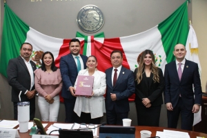 Elizabeth Quintanar G&oacute;mez, secretaria de Turismo, comparece ante el Congreso y celebra incremento de visitantes al estado  &nbsp;