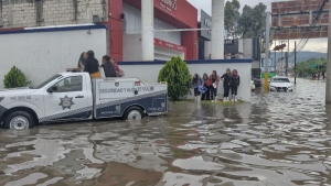 Tormenta colapsa calles y vialidades