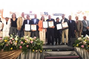 SEPH y SNTE reconocen trayectoria de mil 912 trabajadoras y trabajadores de la educaci&oacute;n