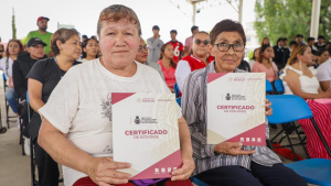 Entrega IHEA 50 certificados de educación básica en Tizayuca