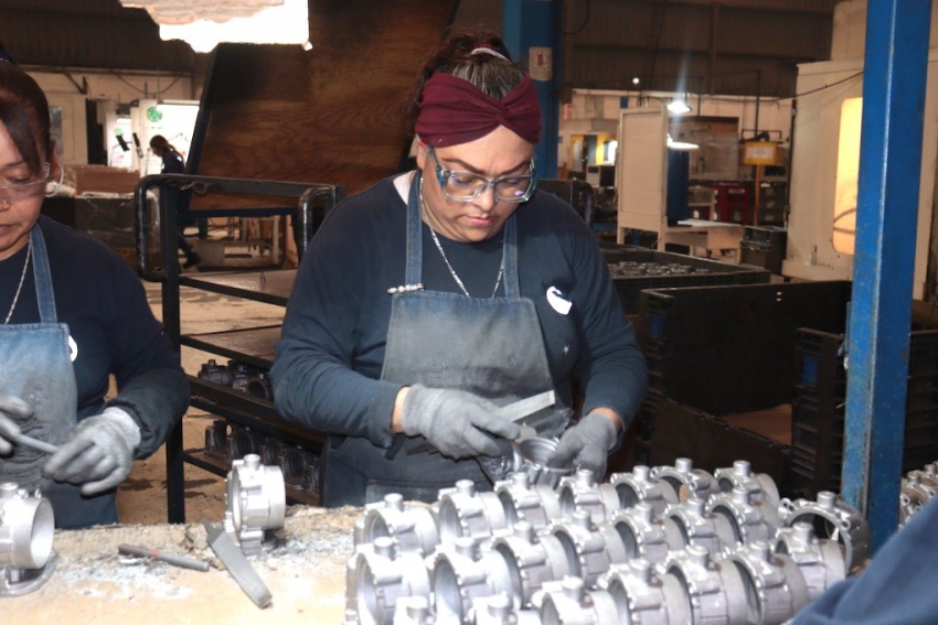 Incrementa colocación de mujeres en empleos formales