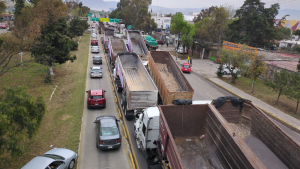 Estrangulan vialidades en Pachuca