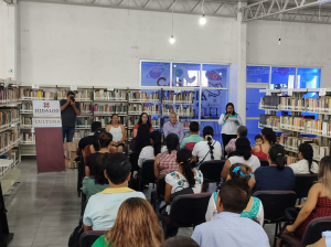 Recibe Huasteca acervo bibliogr&aacute;fico que promueve lectura en lengua materna
