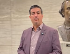 Daniel Andrade destaca recepci&oacute;n del Paquete Econ&oacute;mico 2027