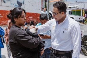 En Pachuca, Jorge Reyes contin&uacute;a impulsando acciones preventivas de salud con vacunaci&oacute;n antirr&aacute;bica gratuita