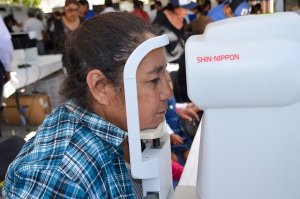 Cedspi integra atenci&oacute;n a salud visual en la feria de servicios del gobierno itinerante