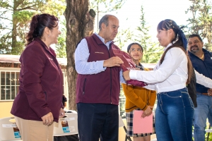 Contin&uacute;a registro para acceder a uniformes, &uacute;tiles y calzado escolar gratuitos