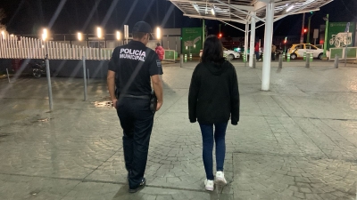 Polic&iacute;a de Pachuca auxilia a menor de edad para regresar con sus familiares