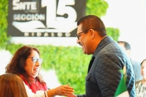 Said Vargas S&aacute;enz dialoga con trabajadores de la educaci&oacute;n de Hidalgo