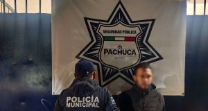 Recuperan motocicleta con reporte de robo y detiene a dos personas
