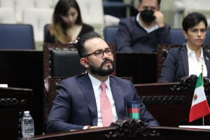 Garantizar acceso a las tecnolog&iacute;as de informaci&oacute;n en Hidalgo: Alejandro Enciso