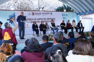 Estudiantes de Tepeapulco y Apan recibieron apoyo de lentes