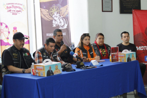 Gran rodada nocturna, velocidad y rock en la feria que Late con Orgullo