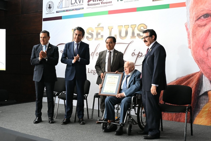 Congreso de Hidalgo reconoce la trayectoria del empresario José Luis Robledo López