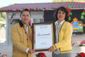 RECONOCE ALCALDE RA&Uacute;L CAMACHO BA&Ntilde;OS, LABOR DOCENTE EN JARD&Iacute;N DE NI&Ntilde;OS DE COLINAS DE PLATA