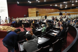 En sesi&oacute;n ordinaria, se presentan tres iniciativas para modificar leyes locales