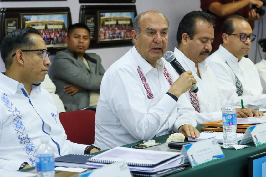 Encabeza Natividad Castrejón reunión con rectores y directores de educación superior