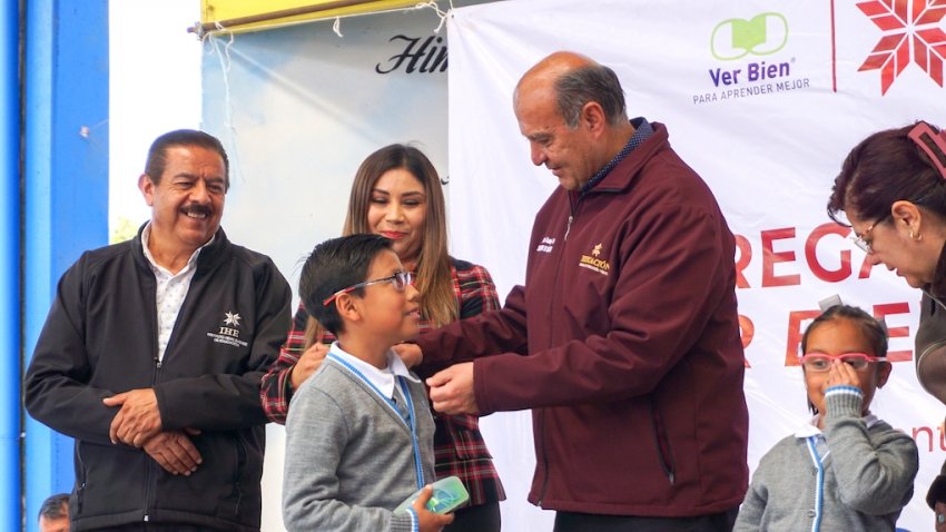 SEPH beneficia a más de 28 mil estudiantes con programa de salud visual