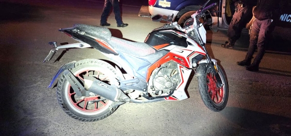 Polic&iacute;a de Pachuca recupera motocicleta con reporte de robo