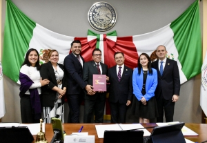 &Oacute;scar Javier Gonz&aacute;lez Hern&aacute;ndez, secretario de Trabajo, comparece ante el Congreso y resalta la justicia laboral