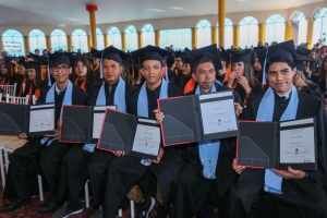 Natividad Castrej&oacute;n presidi&oacute; ceremonia de graduaci&oacute;n de estudiantes del CBTIS 8