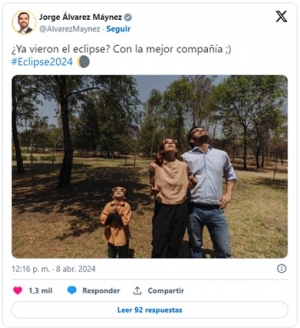 Observa Álvarez Máynez eclipse 2024