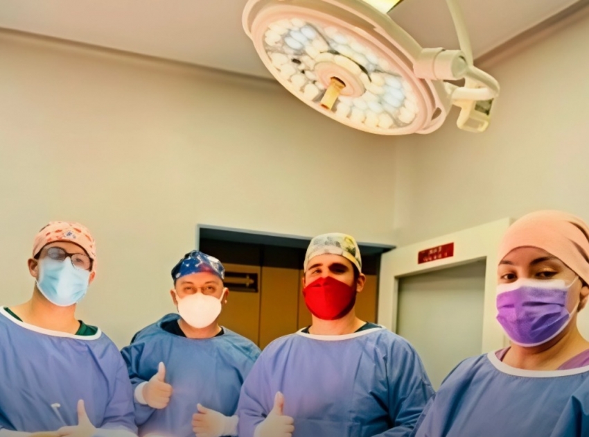 Especialistas del IMSS realizan exitosa cirugía para extirpar quiste cervical de alto riesgo